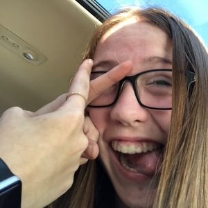 Meet your Posher, Lakin